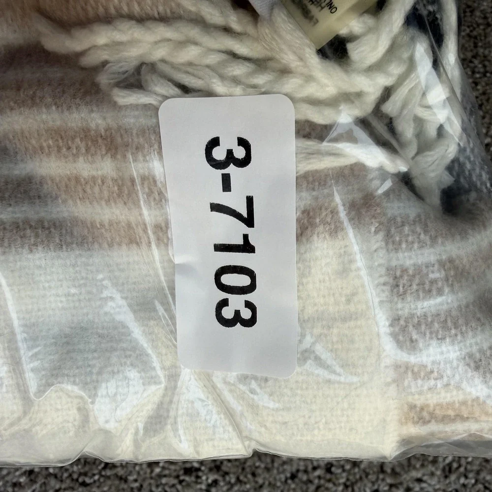 Calvin Klein Scarf Womens One Size Gray Striped Knit Acrylic Fringe Rectangle
